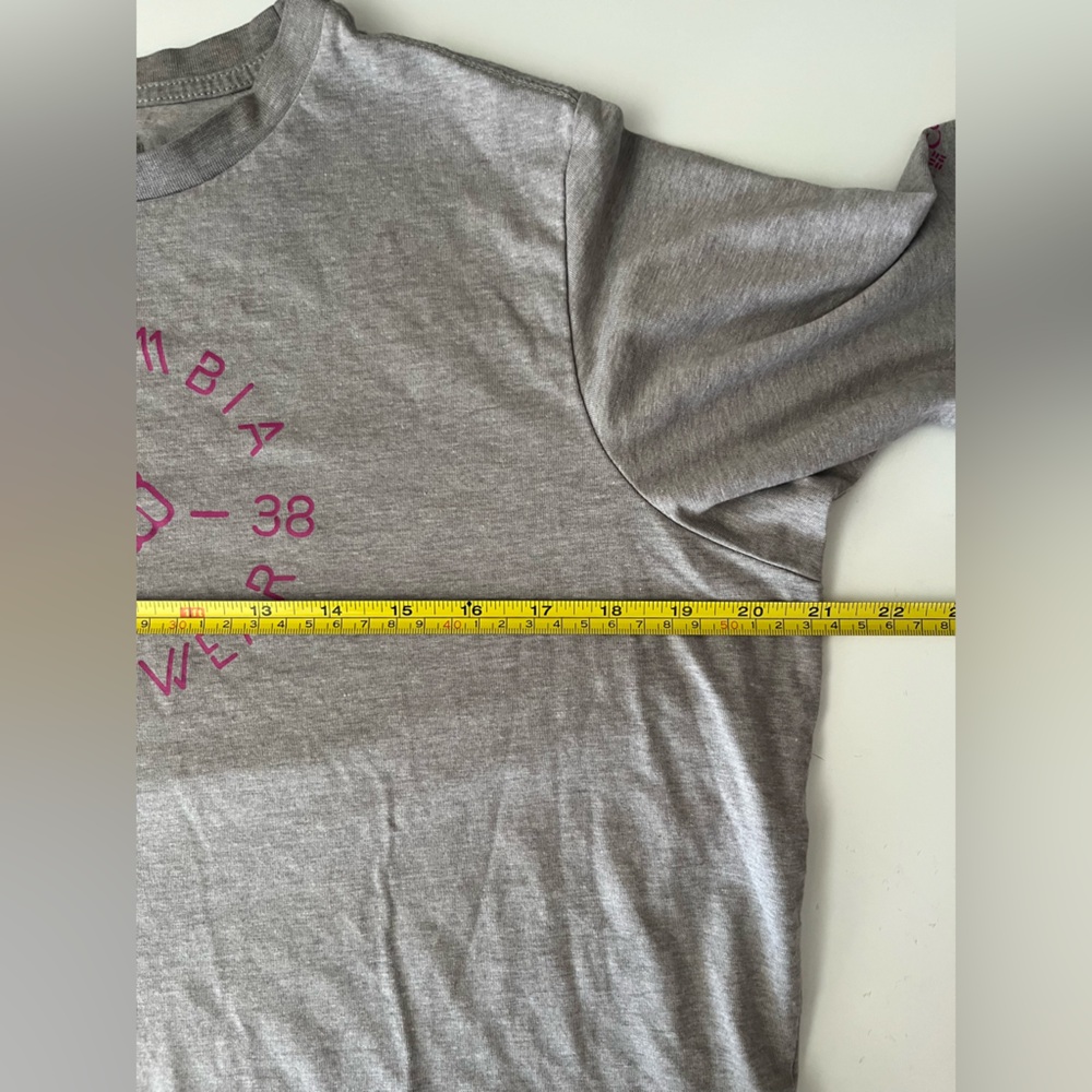 Columbia | Women’s Gray Short Sleeve Tee with Graphic Design - Picture 7 of 8